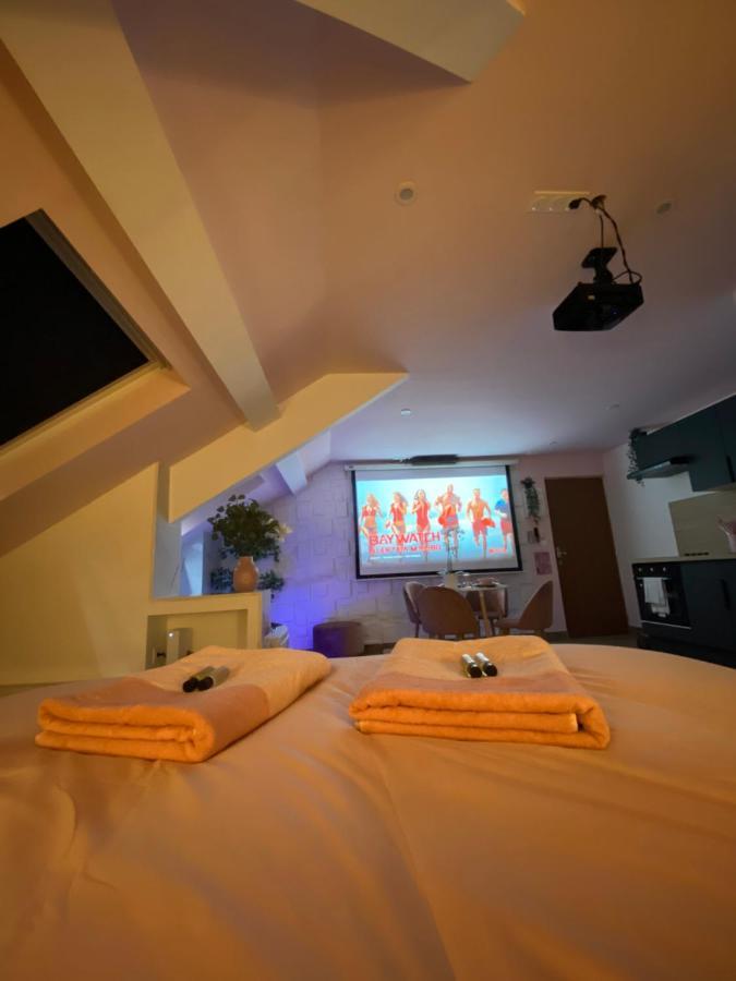 Capsule Color Deluxe Balneo I Ecran Home Cinema I Console De Jeux Trith-Saint-Leger Экстерьер фото