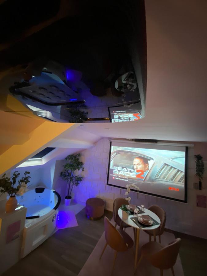 Capsule Color Deluxe Balneo I Ecran Home Cinema I Console De Jeux Trith-Saint-Leger Экстерьер фото